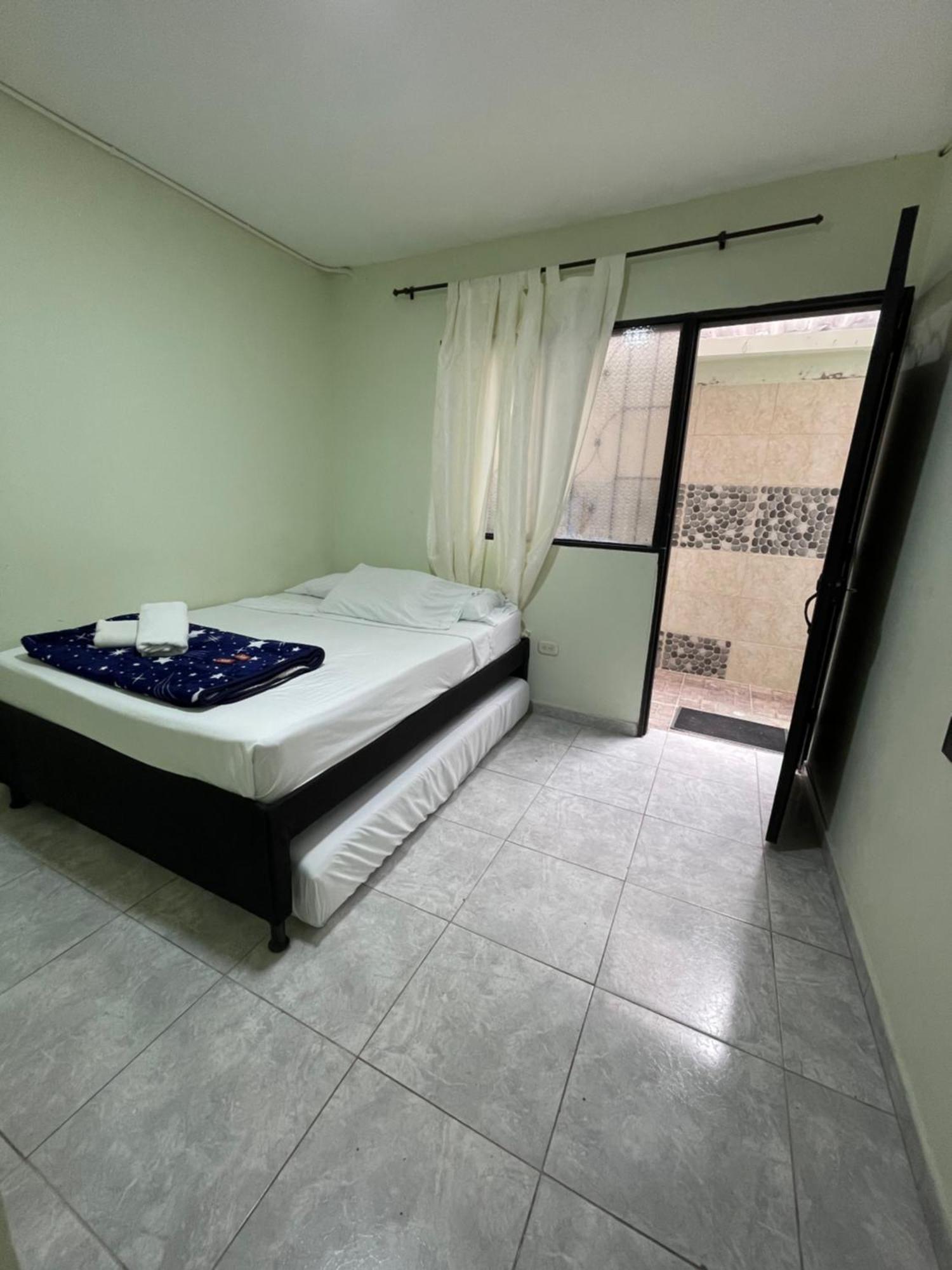 Apartamento Plazoleta De Colores Lägenhet Guatapé Exteriör bild
